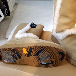 UGG- NEW Sundance waterproof winter boots